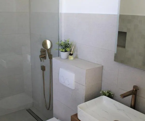 Tea Biograd Na Moru Benkovac * Polaca