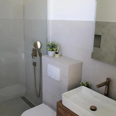 Tea Biograd Na Moru Benkovac * Polaca